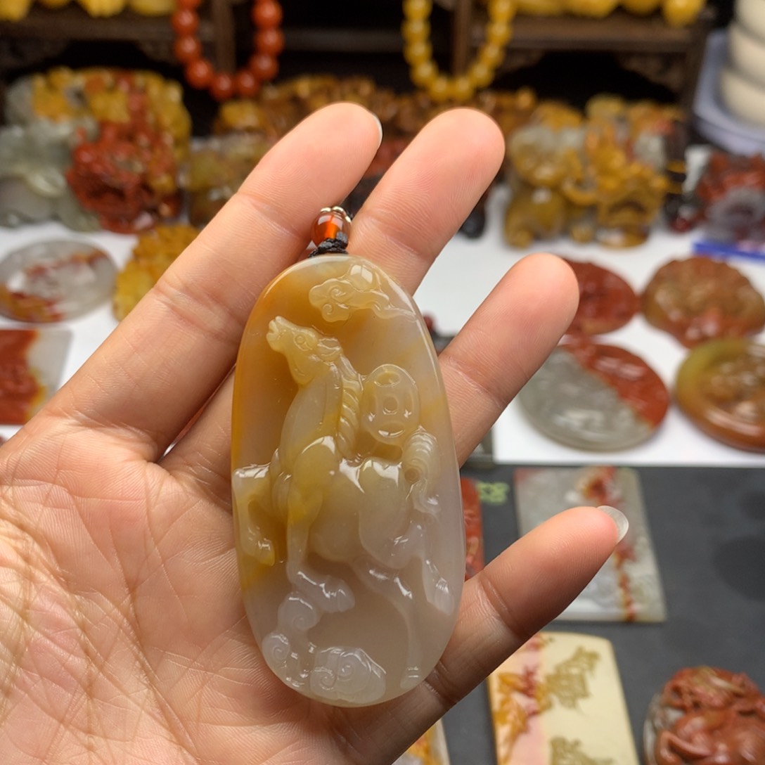 石英质玉（黄龙玉）挂件未镶嵌