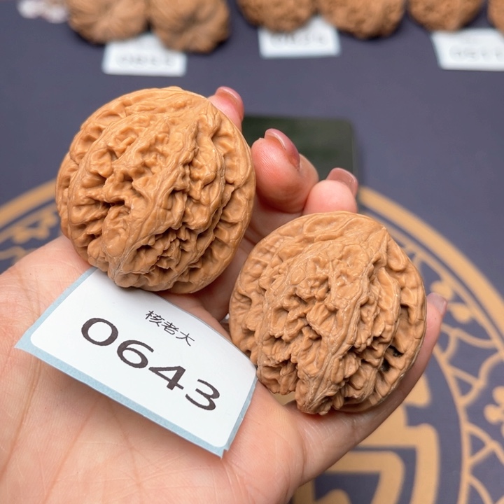文玩核桃把件41大粗筋 0643