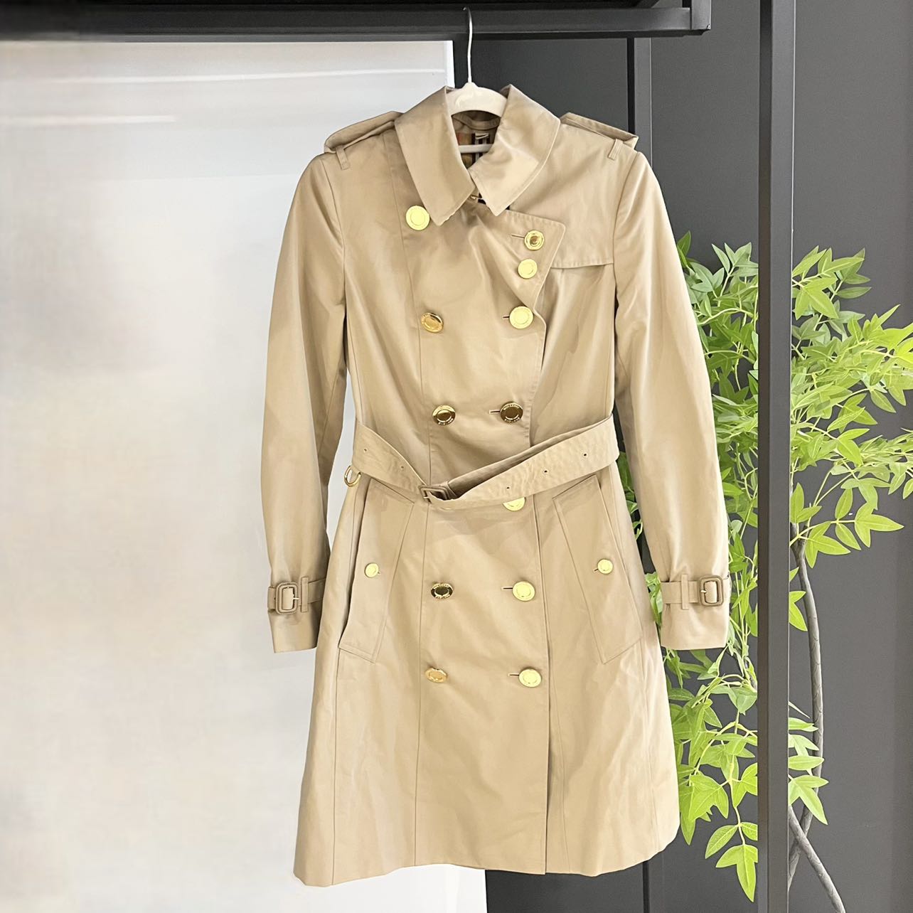 99新 BURBERRY/博柏利 蔚蓝中古/驼色金扣经典风衣  UK2码