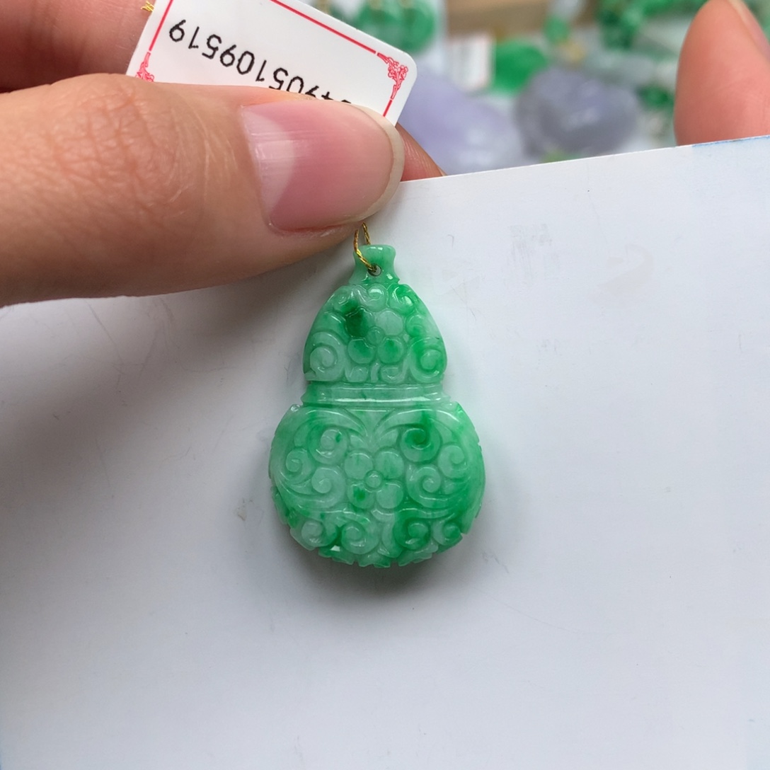 吊坠(不含链)未镶嵌翡翠