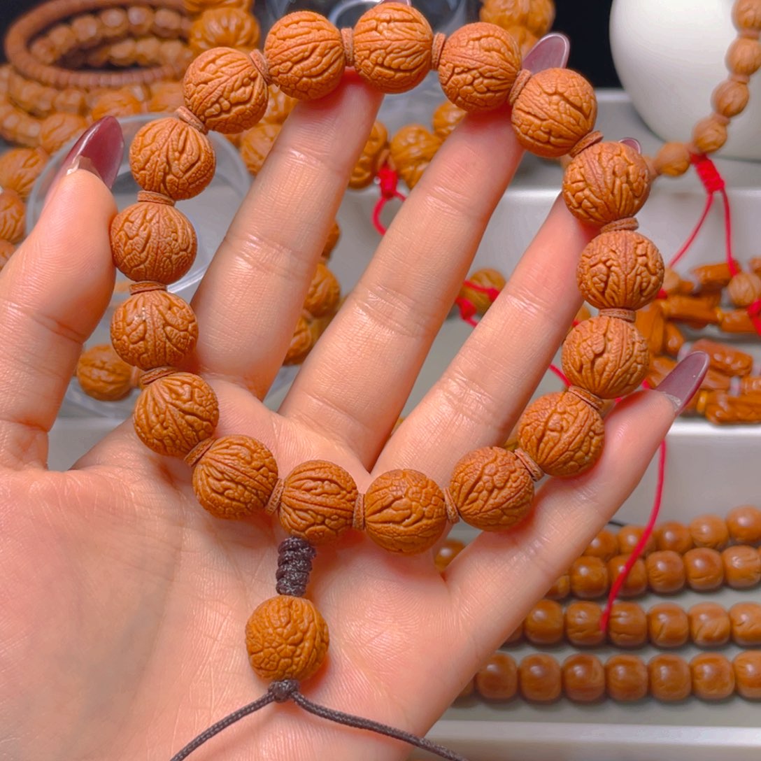 F***n秦岭龙纹桃核手串