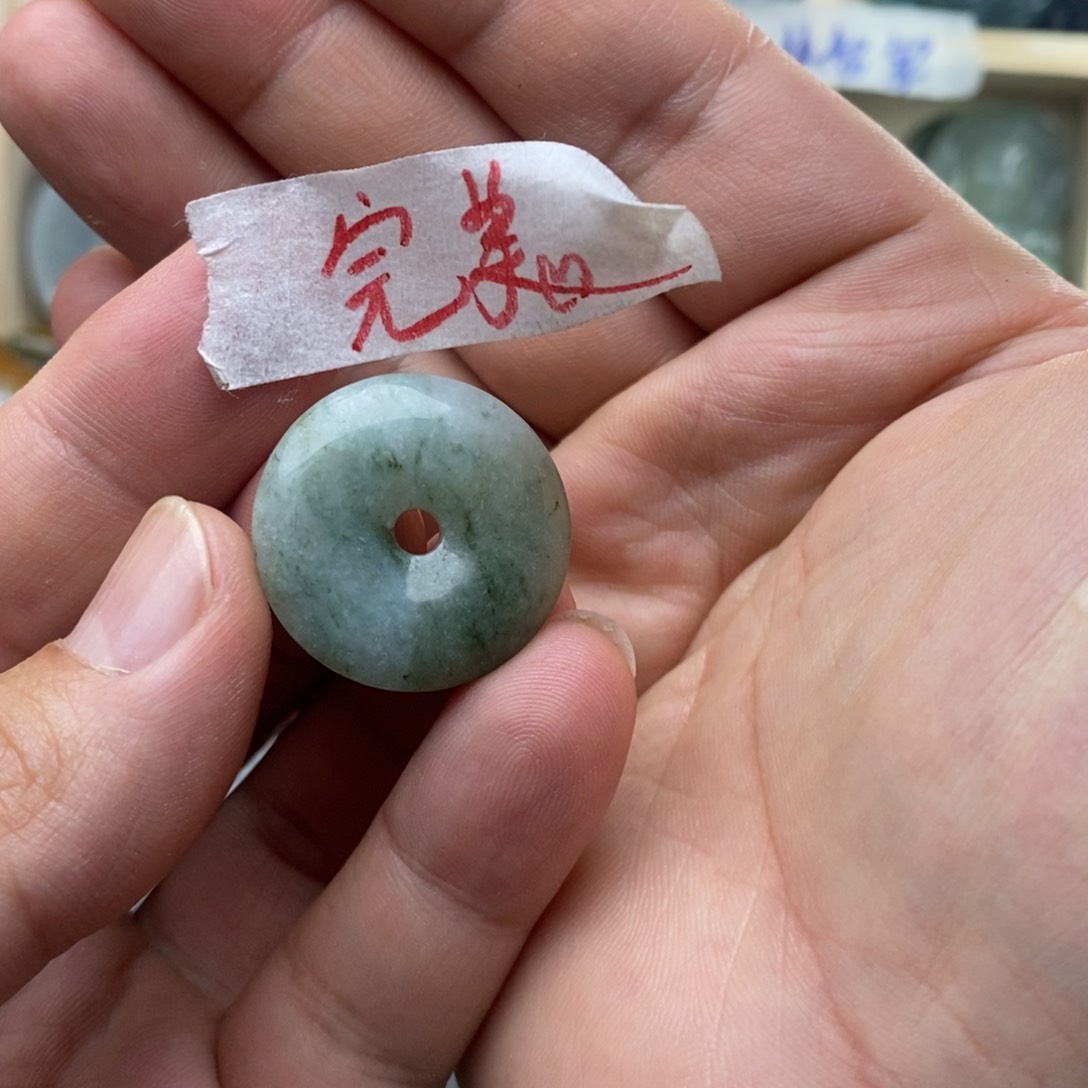 翡翠颈饰未镶嵌翡