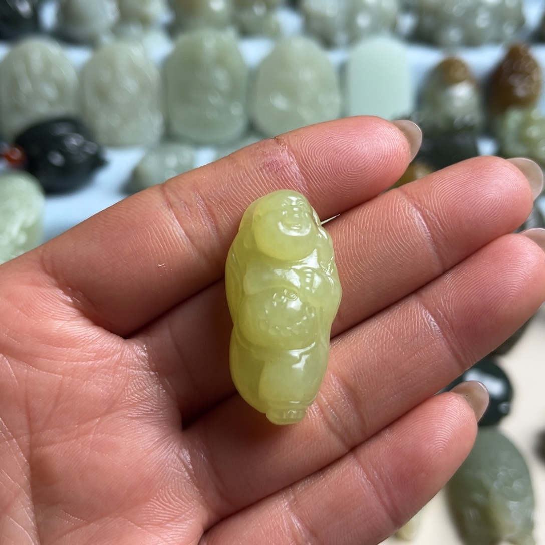 晗***沁和田玉未镶嵌挂件