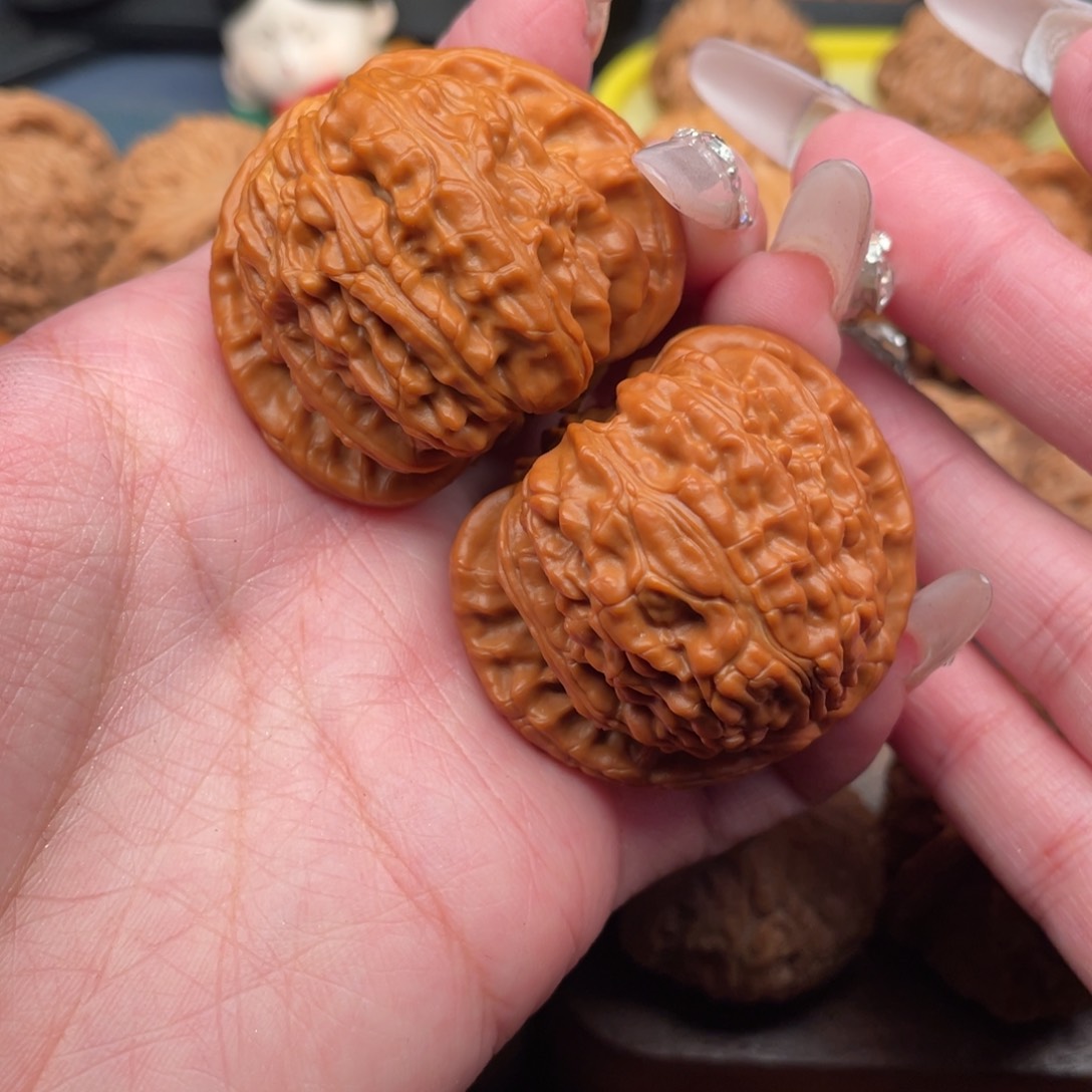 文玩核桃把件全品，原桩球白43