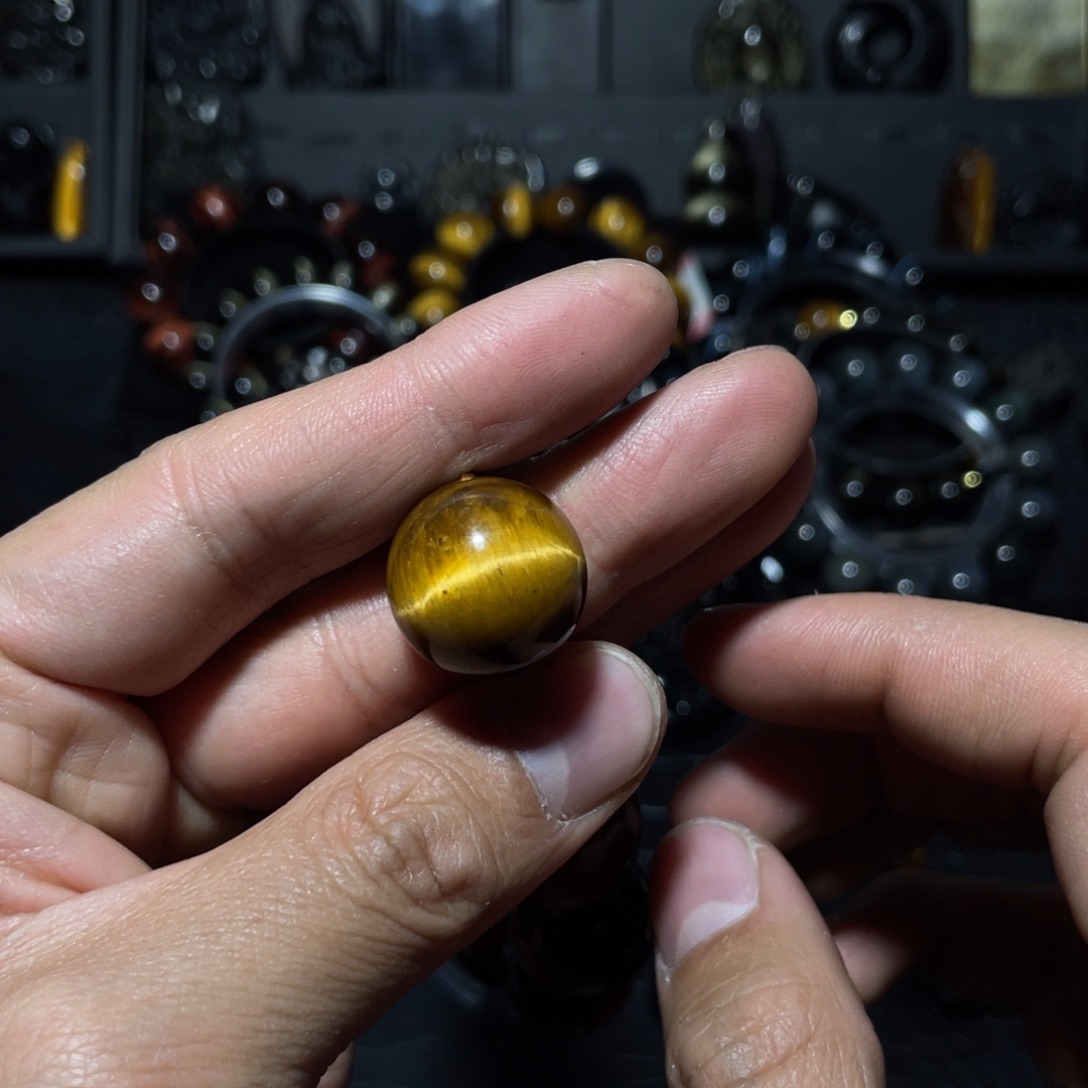 木变石（虎睛石）手链未镶嵌路*人