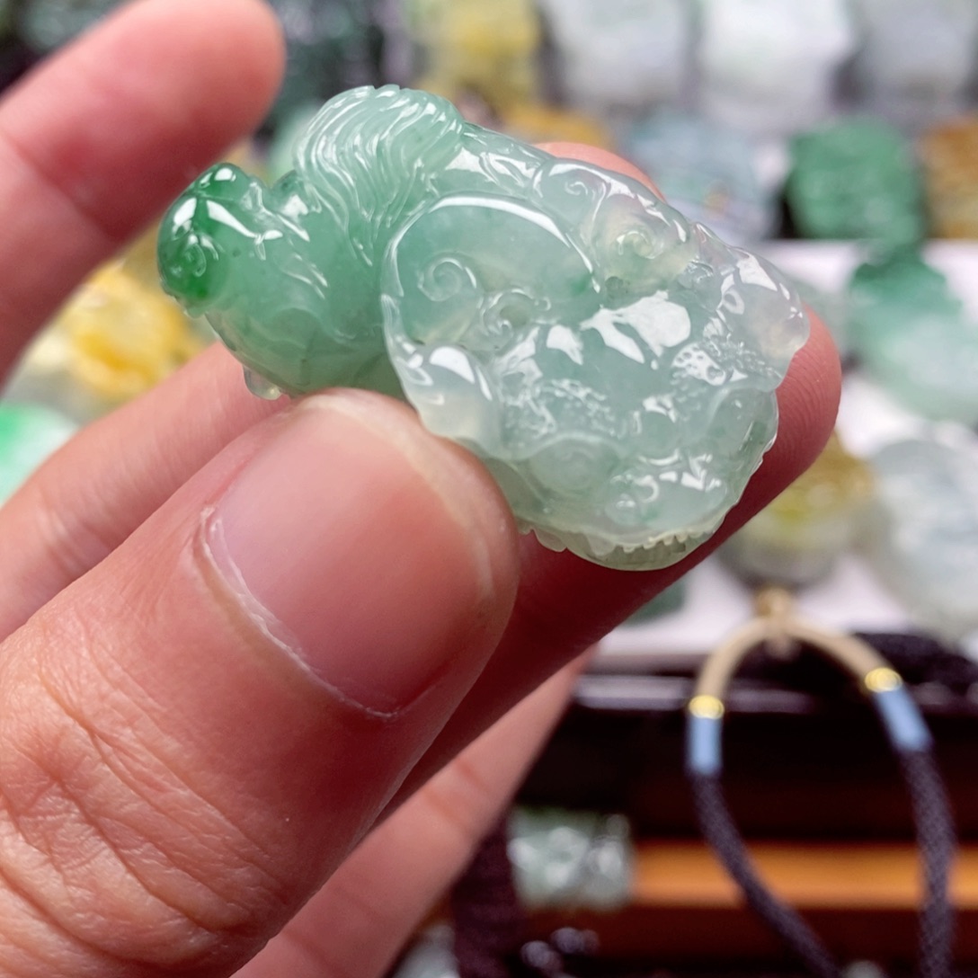 翡翠颈饰未镶嵌翡翠