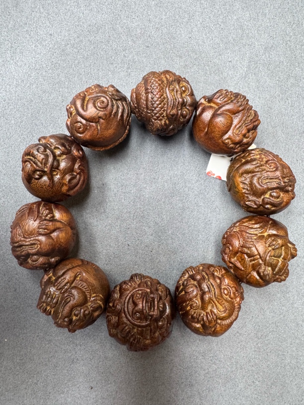 593沉木雕刻手串