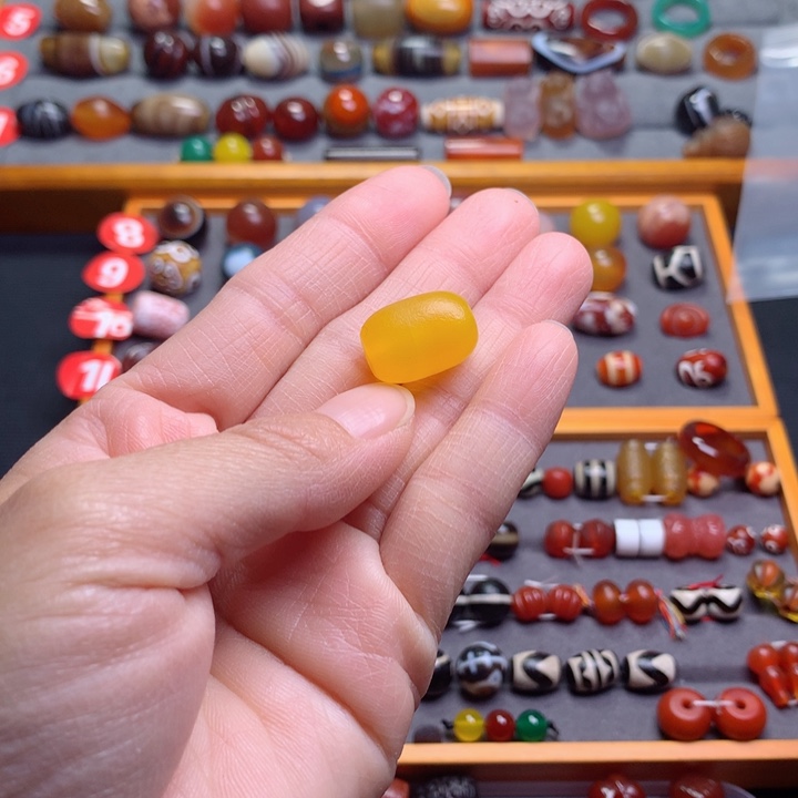 玛瑙/玉髓颈饰未镶嵌火*狐