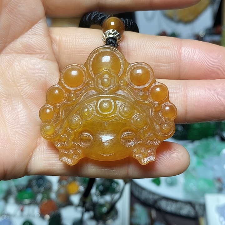 翡翠未镶嵌吊坠(赠链)