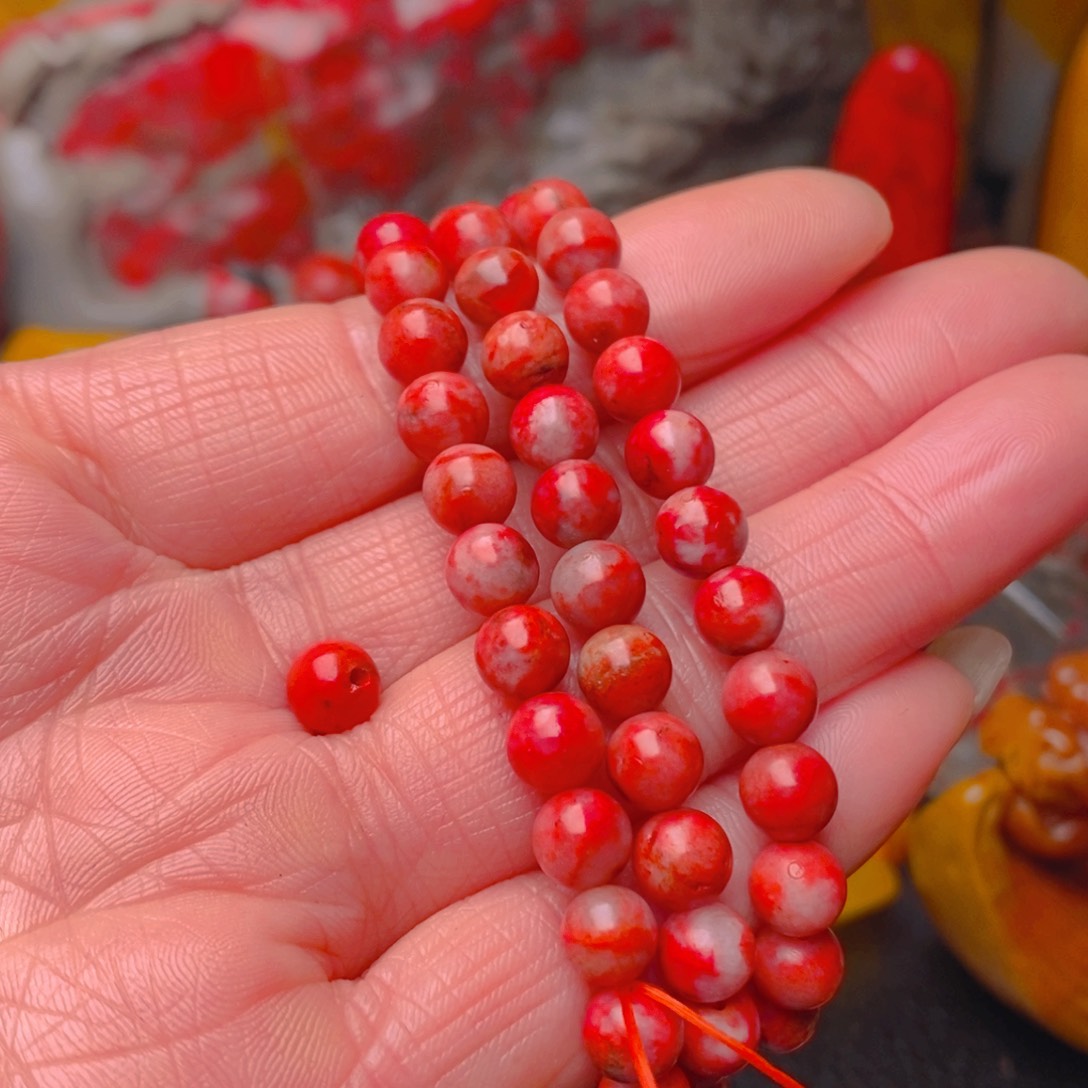 鸡血石道**人鸡血石项链