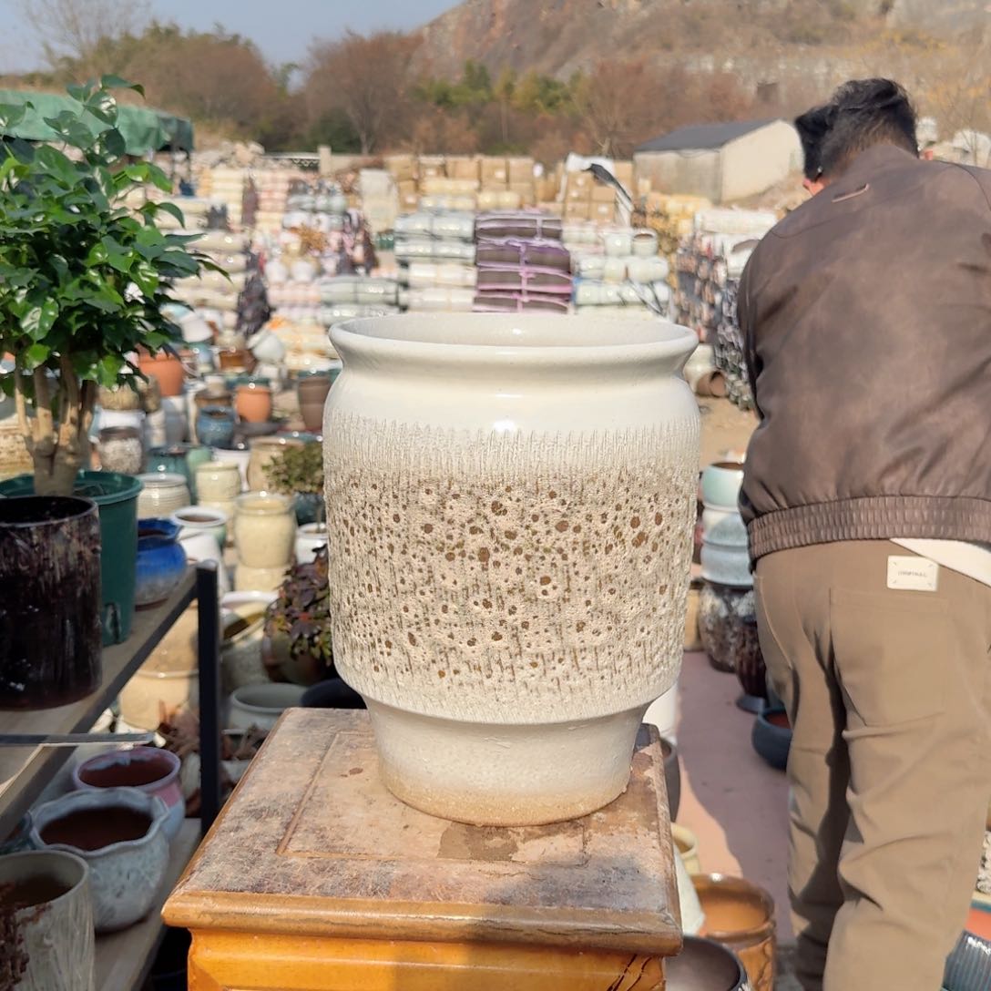 紫砂花盆口25高31（一个白色直筒泡泡