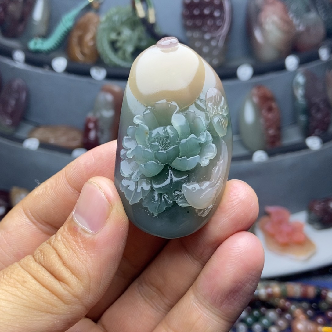 玛瑙/玉髓颈饰未镶嵌