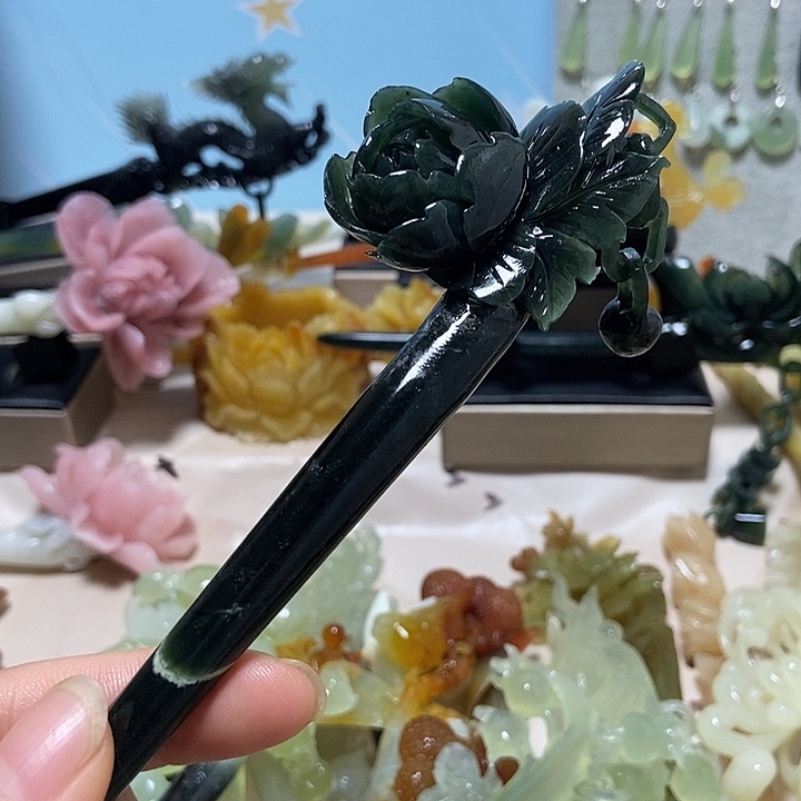 自****蛇纹石玉未镶嵌发簪
