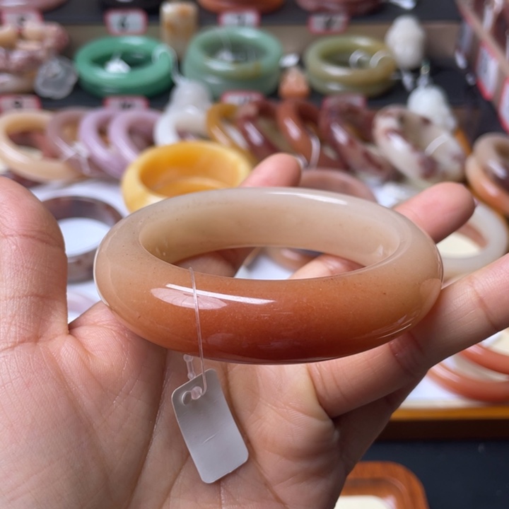 石英质玉未镶嵌手镯