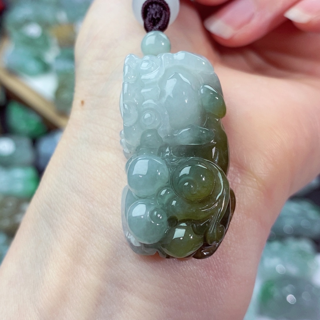 翡翠颈饰未镶嵌天然