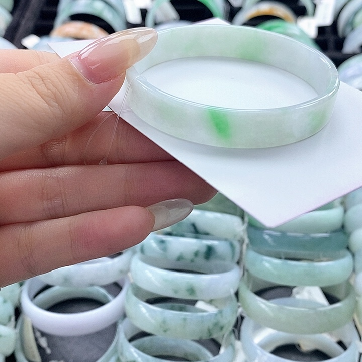 翡翠未镶嵌手镯翡翠