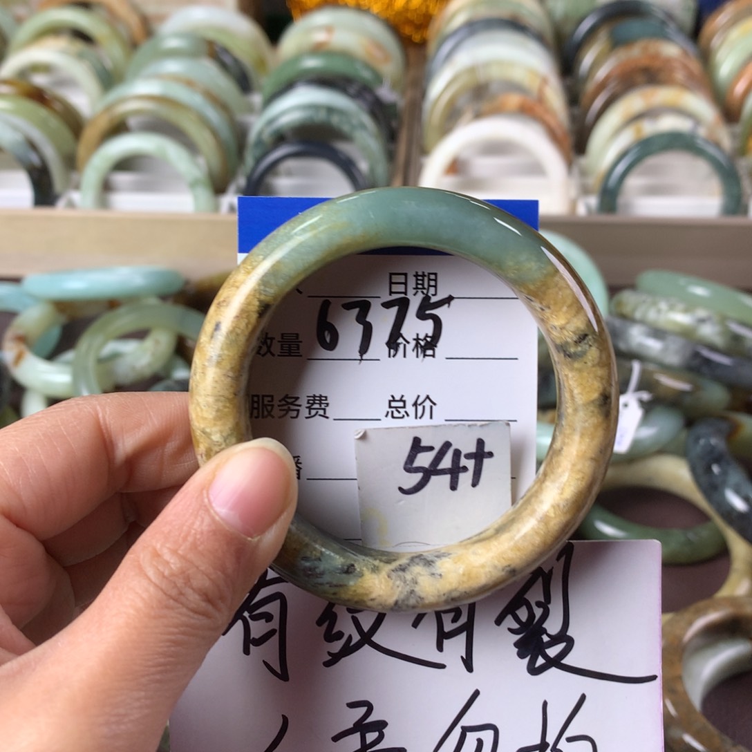 蛇纹石玉手镯未镶嵌6375