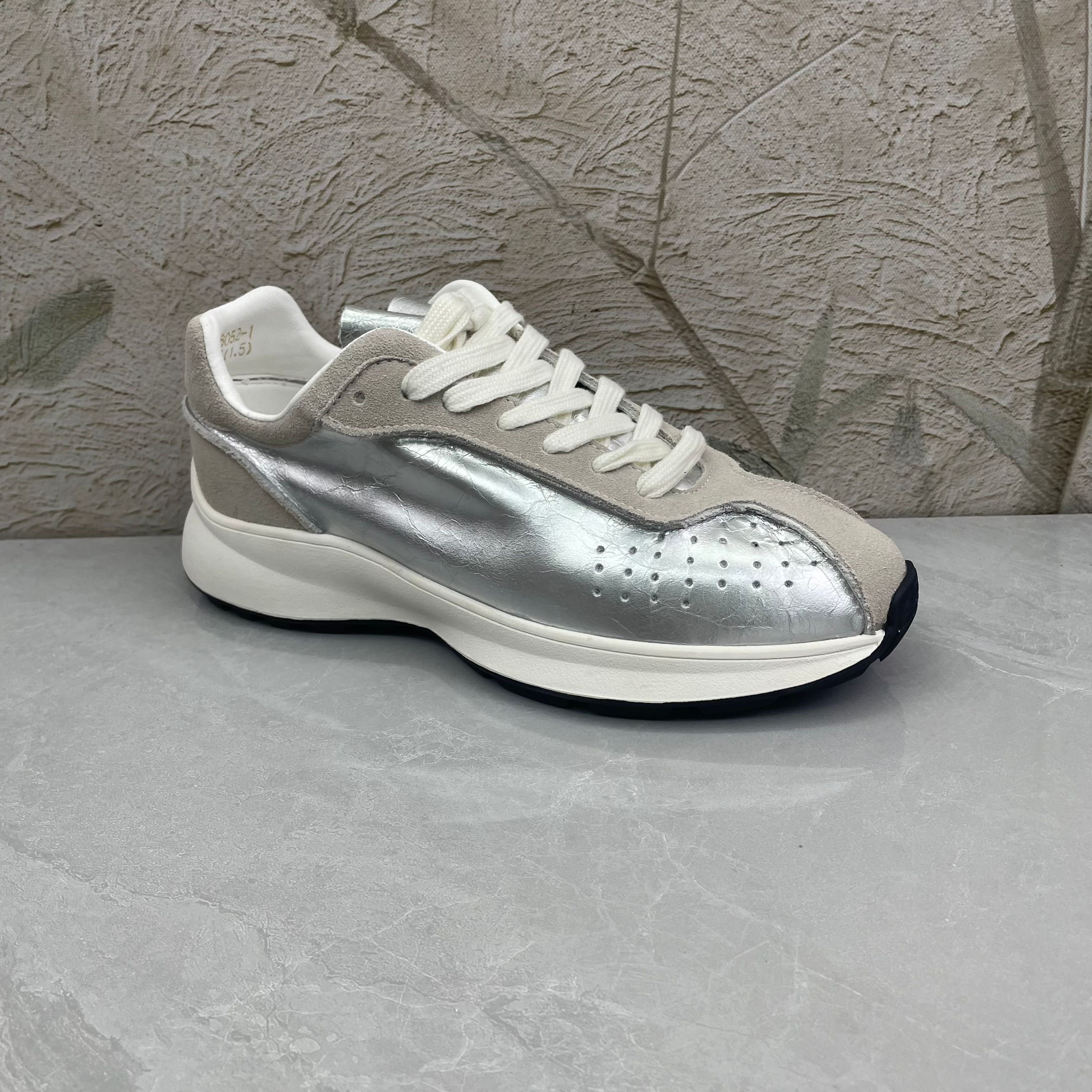 休闲鞋 女  26052-1 （孤品）b/c区35/38/40码