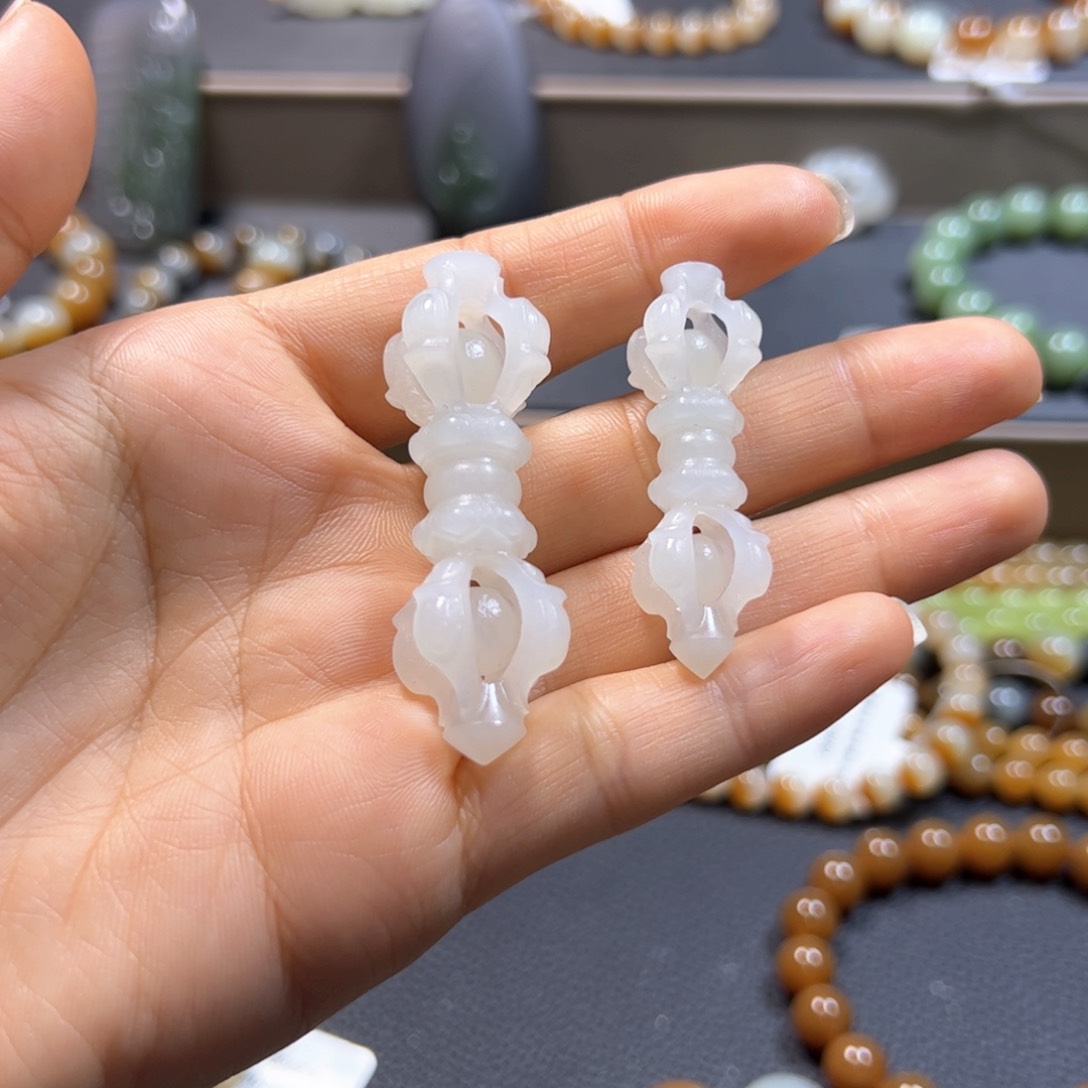 和田玉吊坠未镶嵌魏