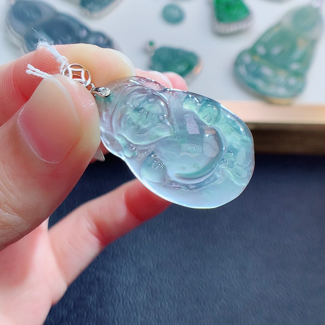 翡翠挂件未镶嵌翡翠