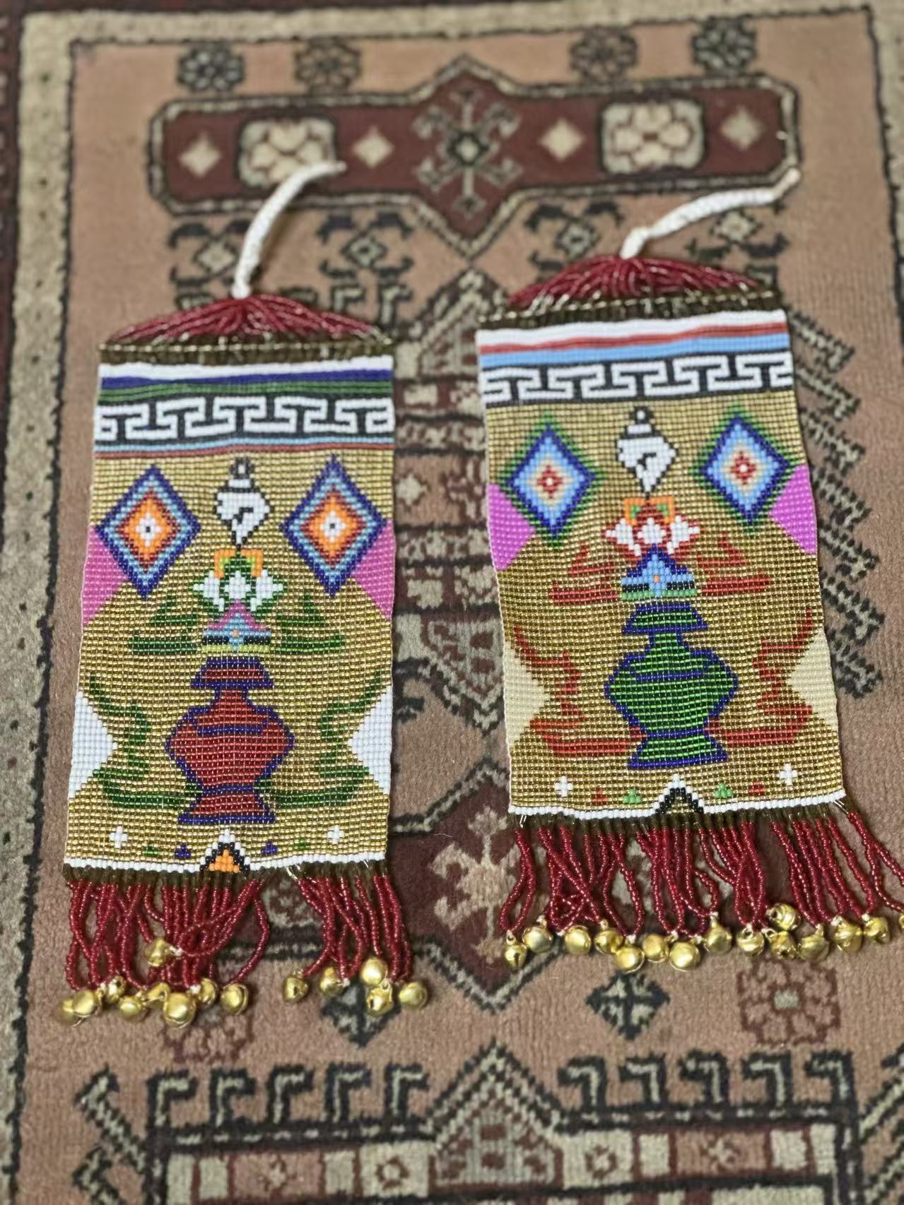 卫藏传统后背饰品背云