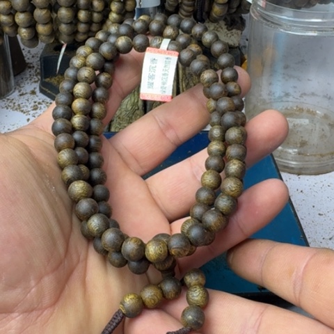 沉香手串?****哈绿奇楠沉香0.8mm30g99沉
