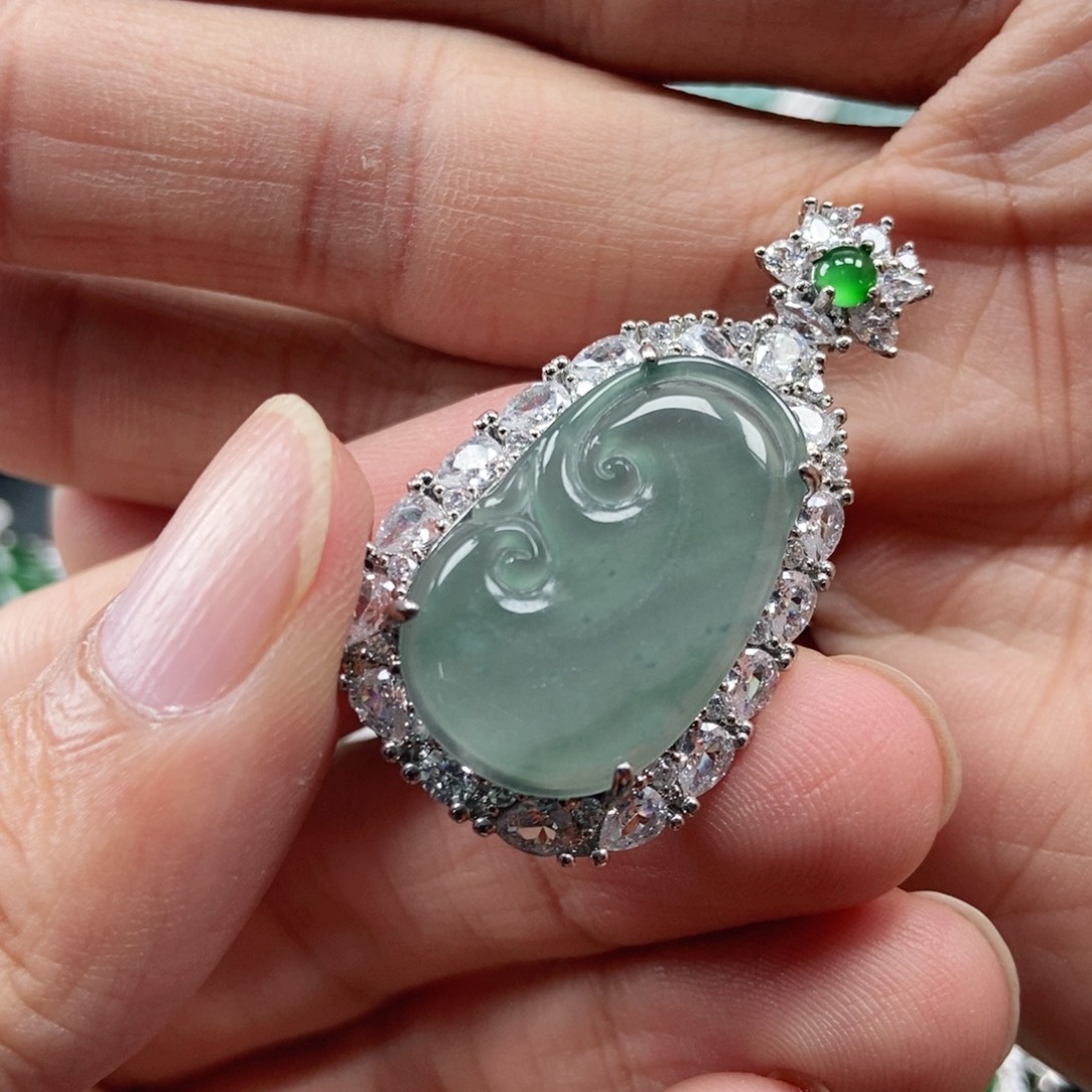 翡翠未镶嵌吊坠(不含链)