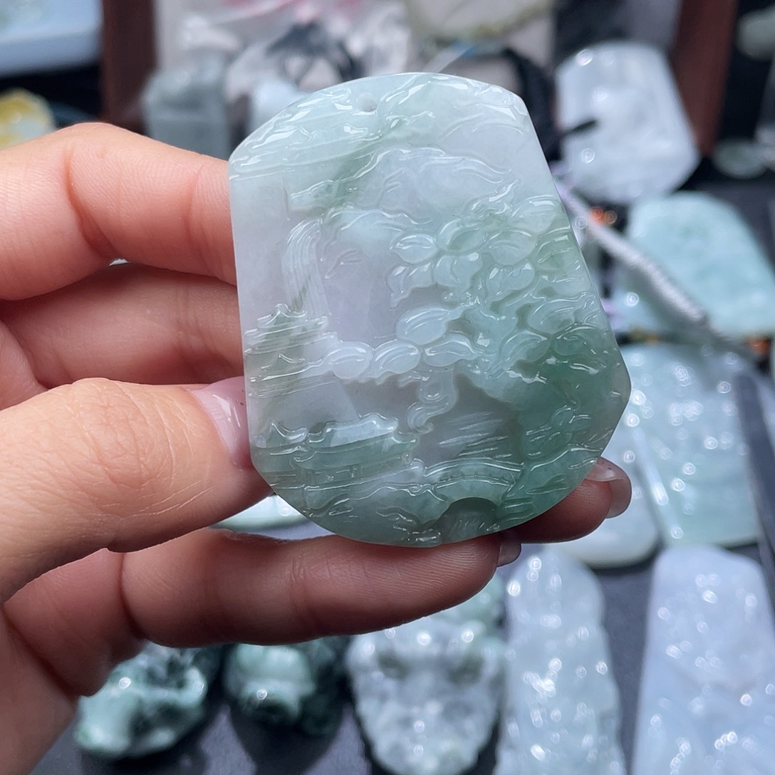 翡翠未镶嵌颈饰翡翠