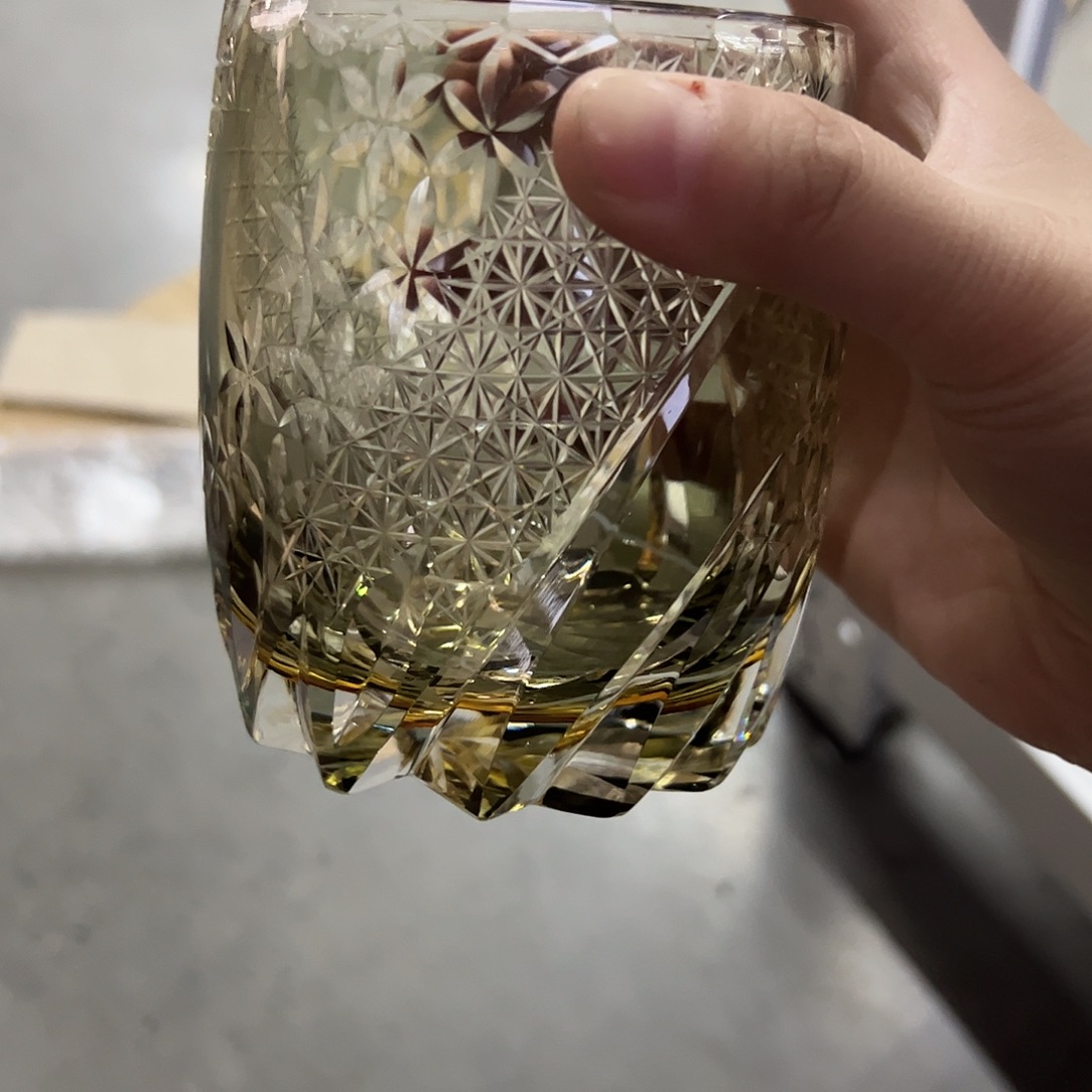 棟***平底款水晶玻璃微瑕一个