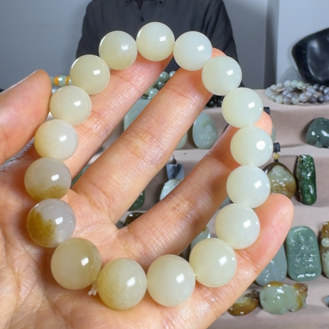 和田玉颈饰未镶嵌