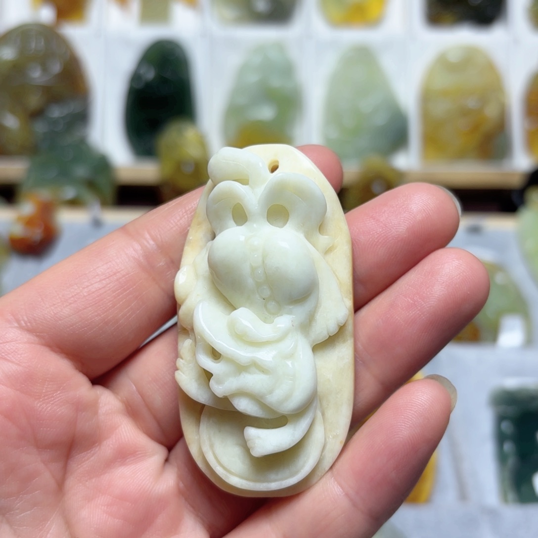 蛇纹石玉吊坠(不含链)未镶嵌