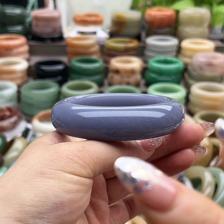 石英质玉手镯未镶嵌摇**舞