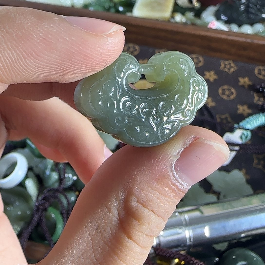 和田玉吊坠(不含链)未镶嵌93