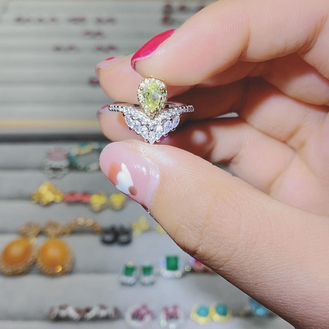 【闪购商品】托帕石耳饰银S925镶嵌