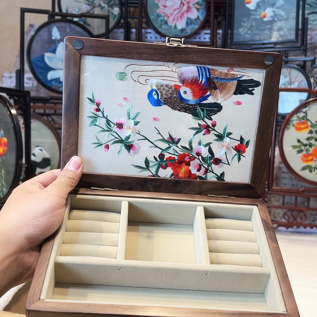 织绣苏绣首饰盒手工胡桃木