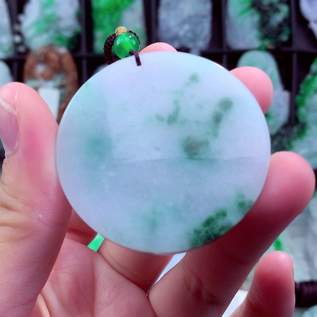 翡翠未镶嵌颈饰挂件