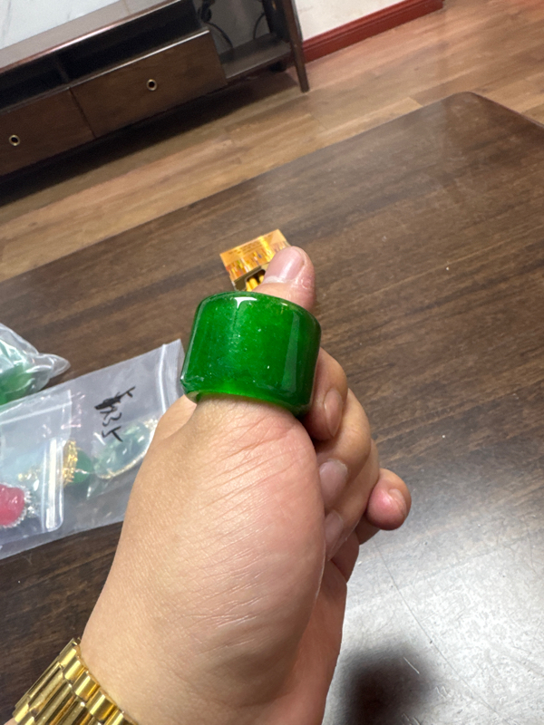 CY24绿色大板指宽
