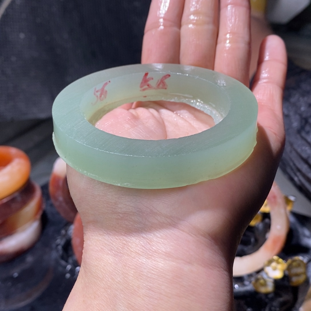 石英质玉未镶嵌手镯