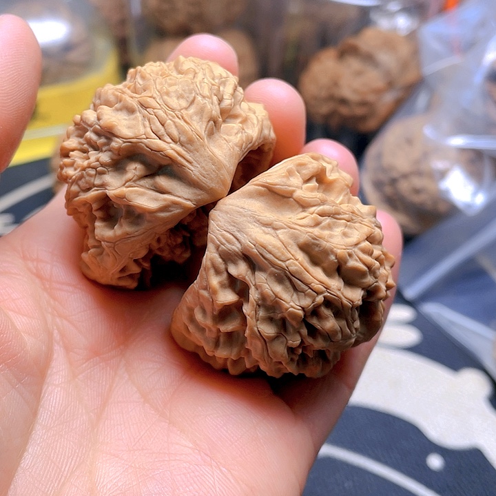 文玩核桃吊坠聚宝盆