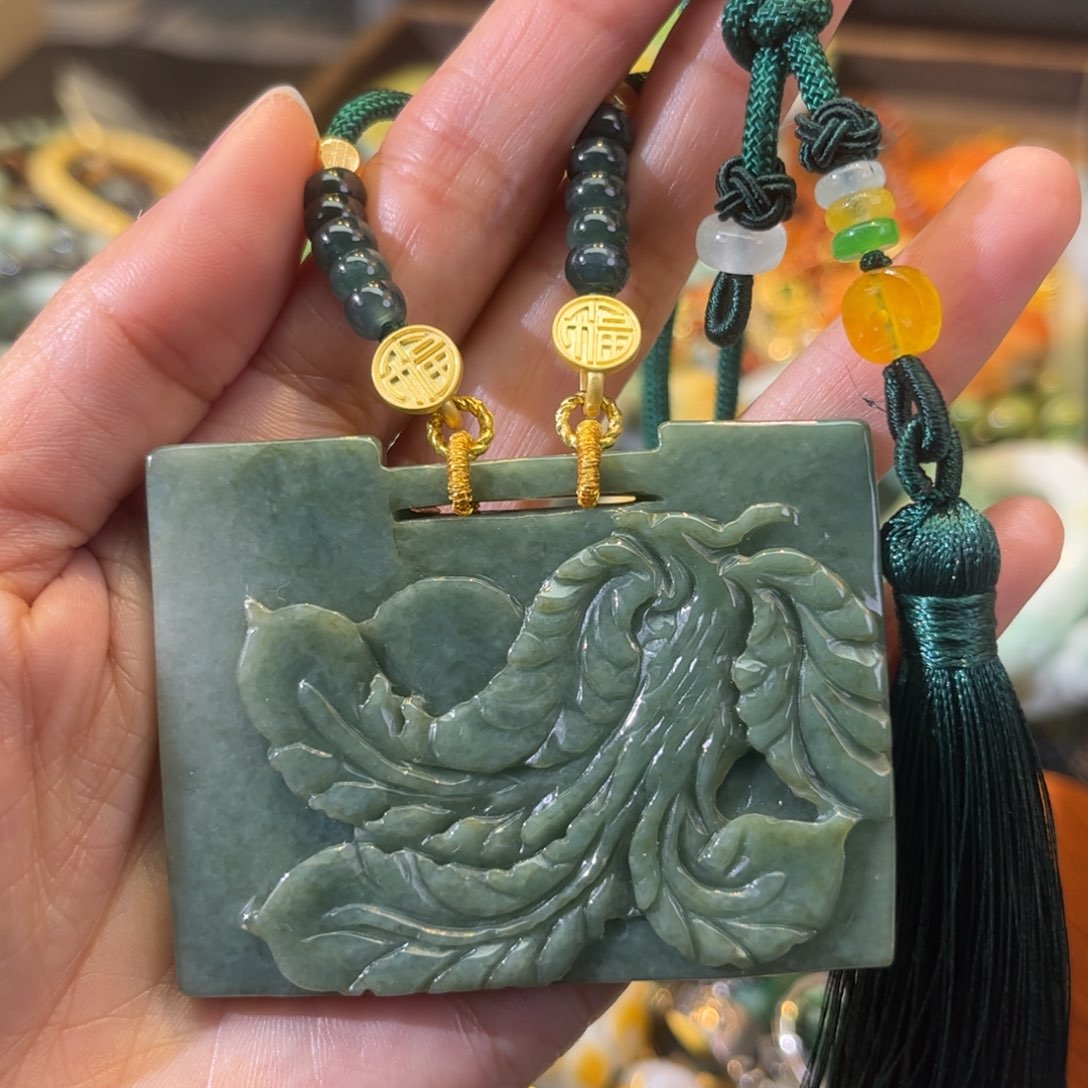 翡翠颈饰未镶嵌待编款