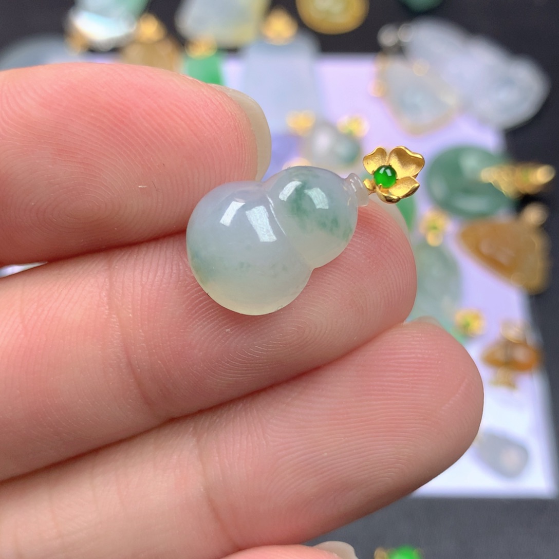 【闪购商品】颈饰18K金镶嵌翡翠翡翠