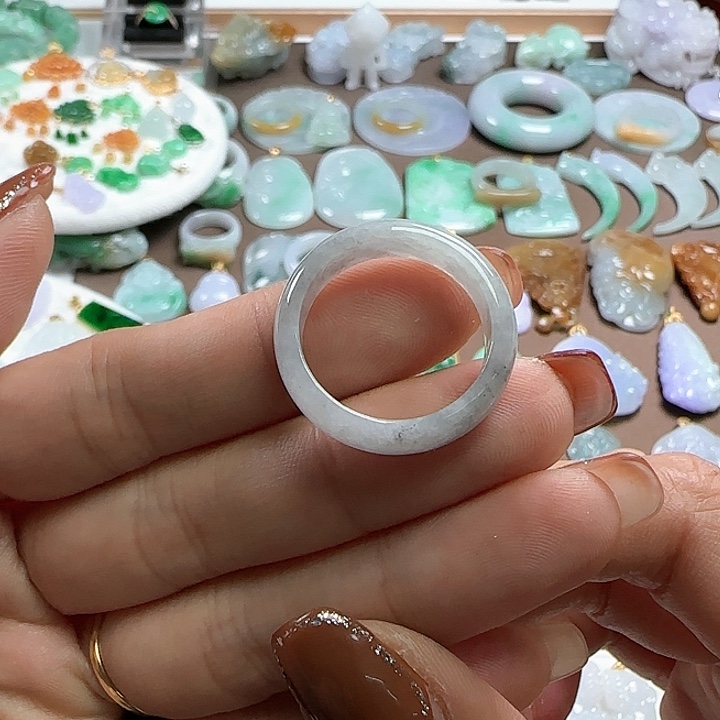 翡翠颈饰未镶嵌乌鸡戒圈圈口19.4