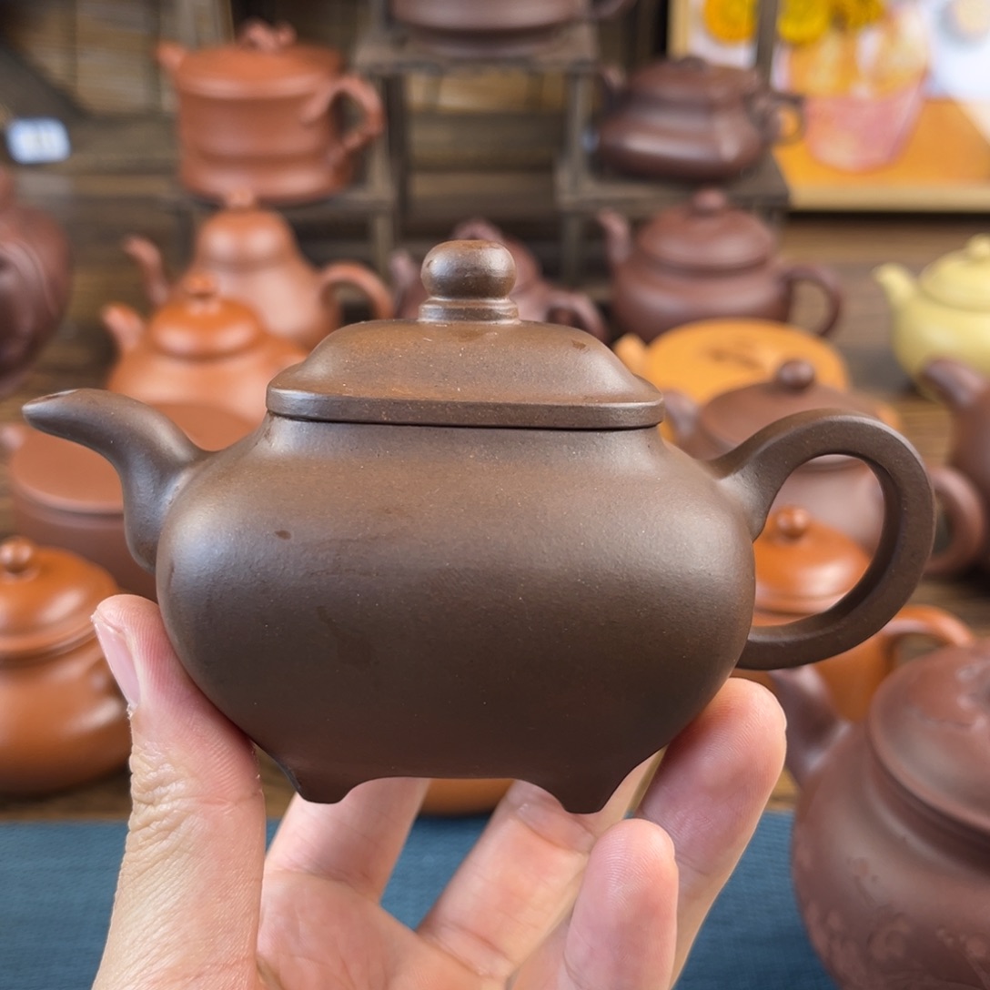 用***8茶壶紫砂手工制作