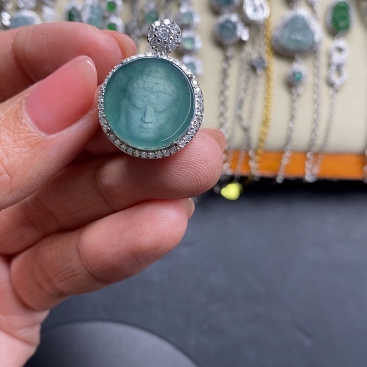 翡翠颈饰未镶嵌七*翡翠