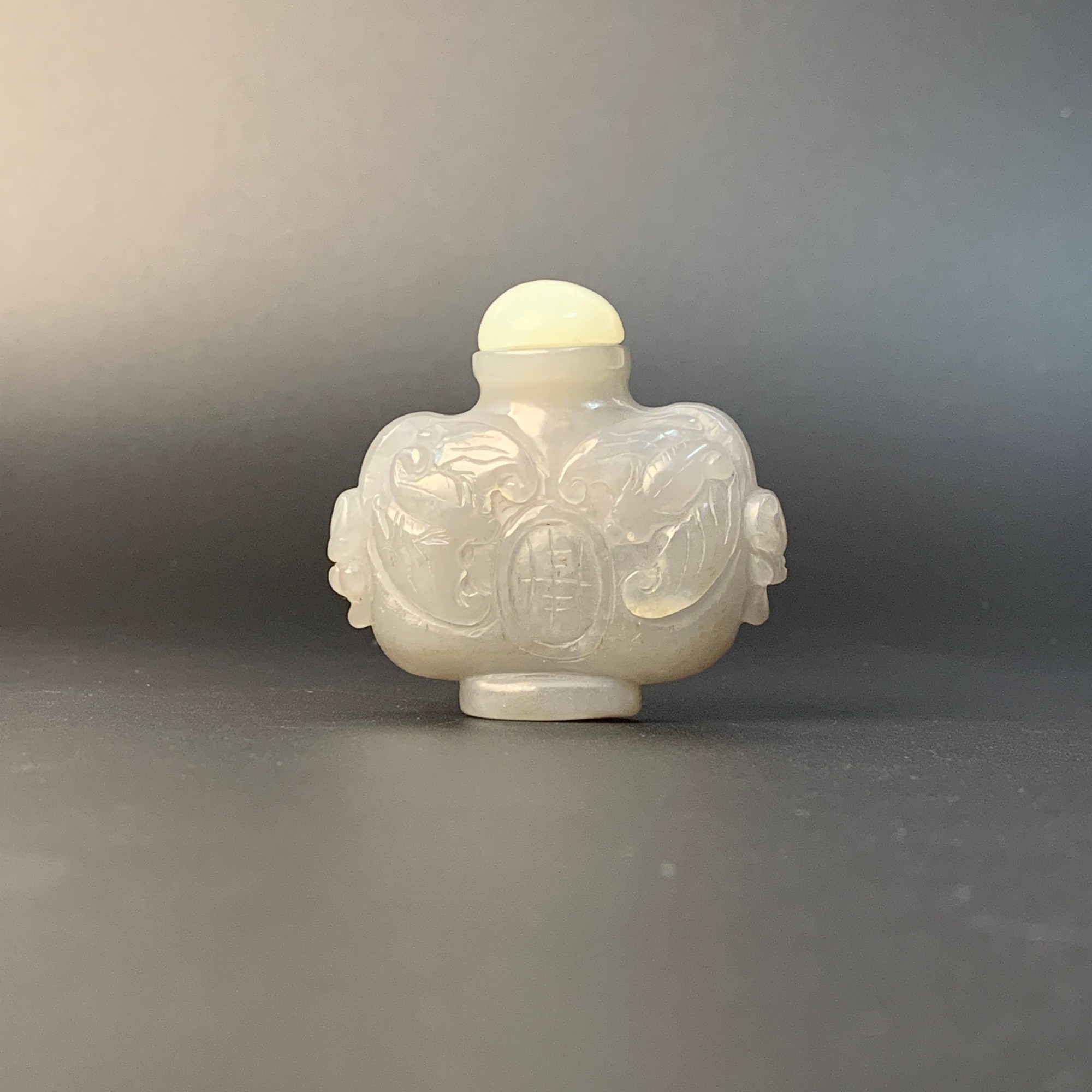 民国和田玉洪福齐天鼻烟壶54.3mm 80.42gZBM25ZBM0524001