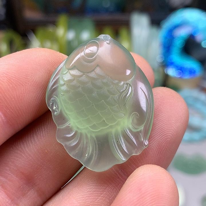 蛇纹石玉挂坠未镶嵌