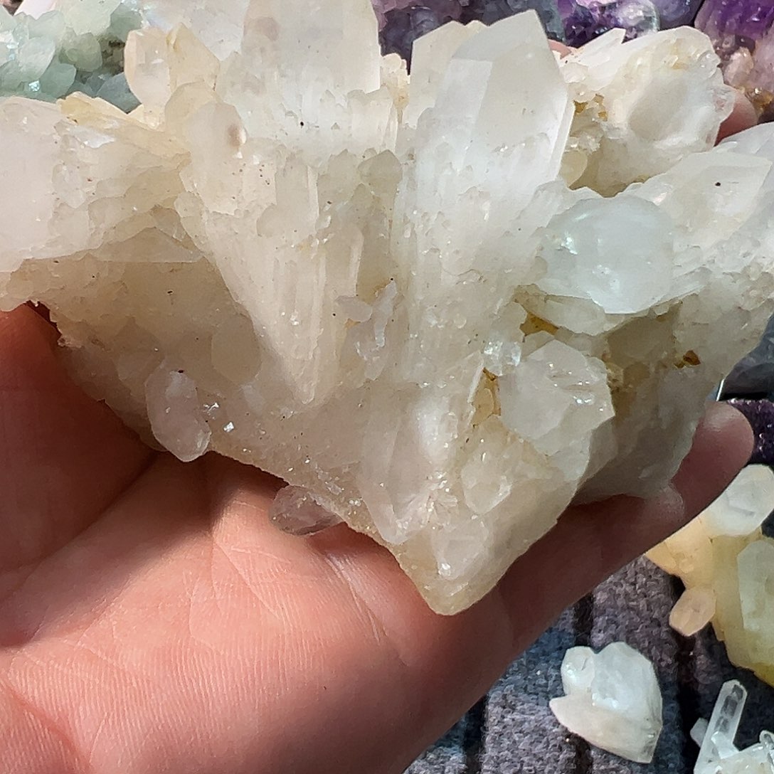 未镶嵌水晶珠宝半成品