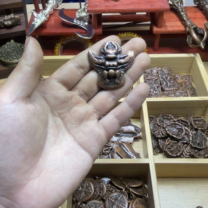 藏传大棚鸟微瑕紫利马