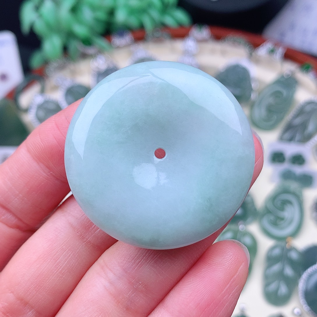 翡翠挂件未镶嵌吊坠