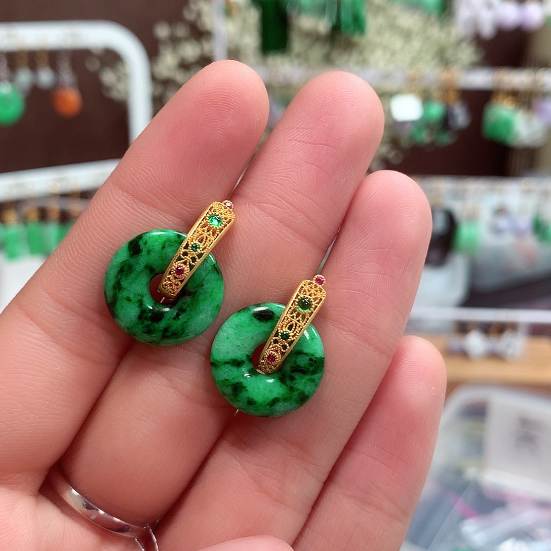 翡翠耳饰未镶嵌天然翡翠